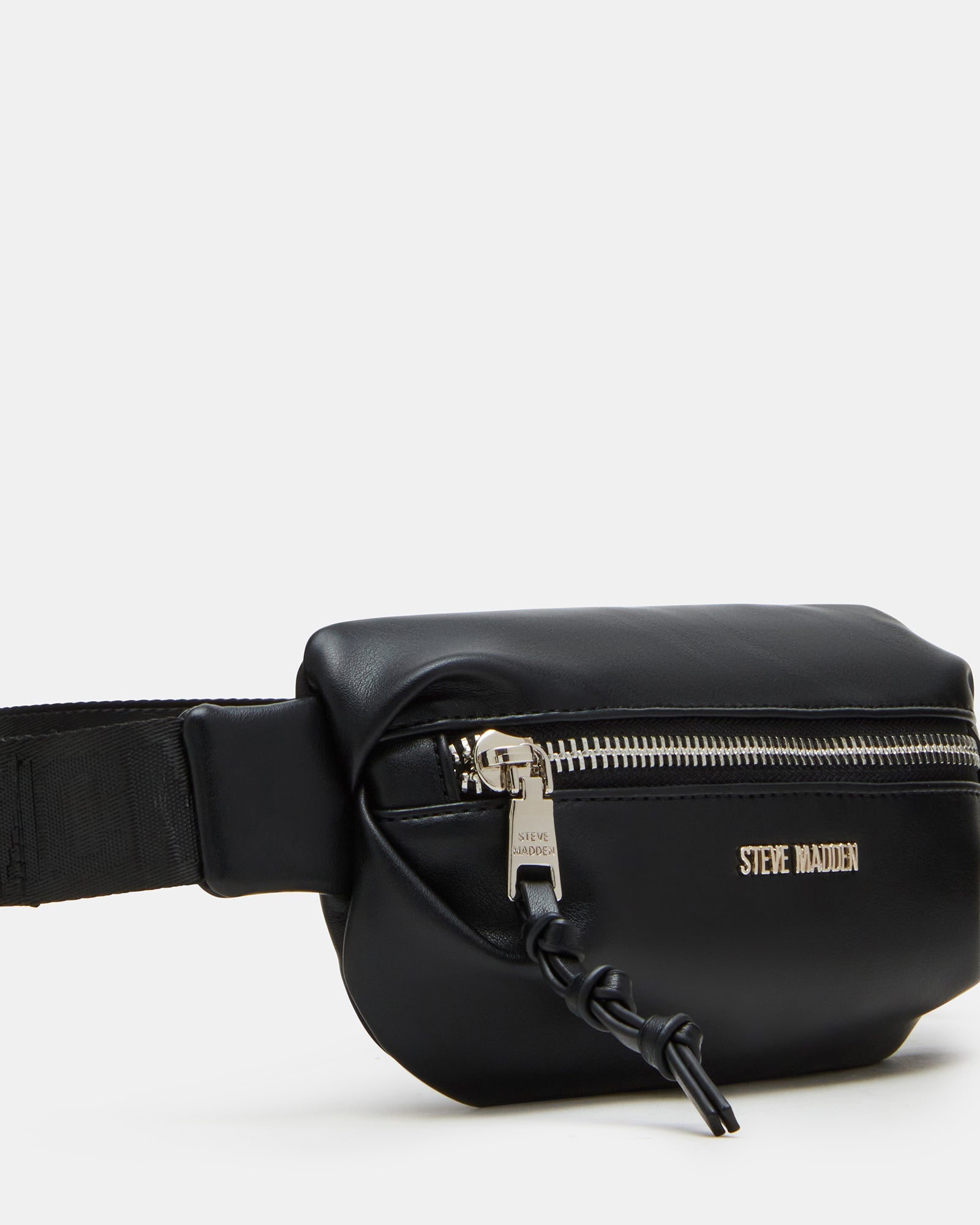 PLEATED BAGUETTE BELT BAG BLACK